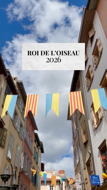 🏹✨ Retour en vidéo sur la 41e édition du Roi de l’Oiseau !
Vous avez été nombreux à festoyer lors de cette nouvelle édition. Il est donc temps de revivre quelques uns de ces moments en vidéo ! 🎥
🎭 Des spectacles
🎶 De la musique
⚜️ Des costumes
🥁 Des défilés
⚔️ Une ambiance unique
▶️ Plongez au cœur de la 41e édition du Roi de l’Oiseau et revivez toute l’émotion de ces quelques jours hors du temps !
👀 Regardez la vidéo, partagez-la autour de vous et identifiez ceux qui doivent la voir.
🏹 Le Roi de l’Oiseau, ça se vit… et ça se revit !
À l’année prochaine @roideloiseauofficiel 👋